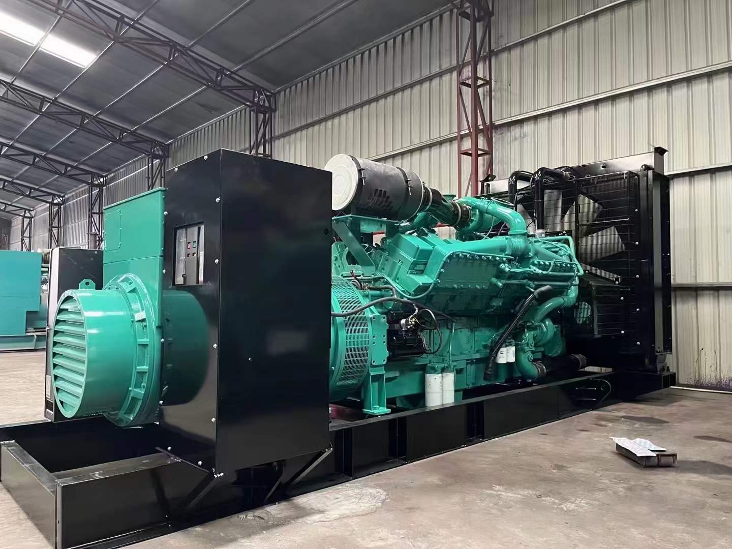 广宁如何降低 800kW 柴油发电机输出电流的波动？